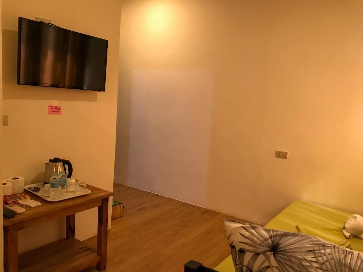 E.I. Suites Siquijor Bagian luar foto