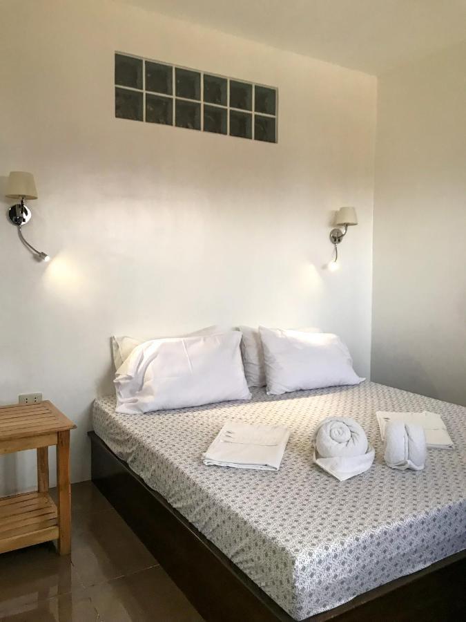 E.I. Suites Siquijor Bagian luar foto
