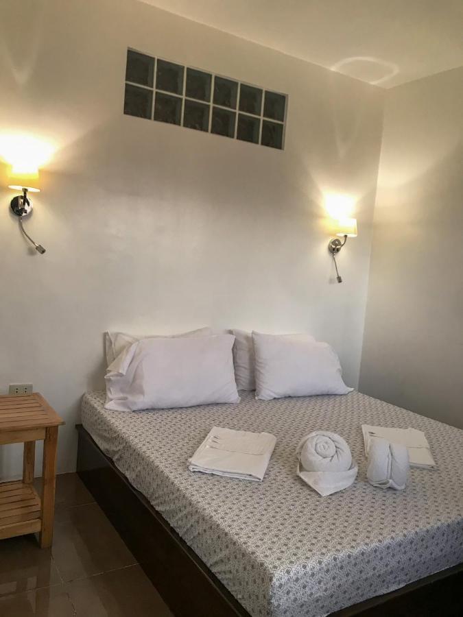 E.I. Suites Siquijor Bagian luar foto