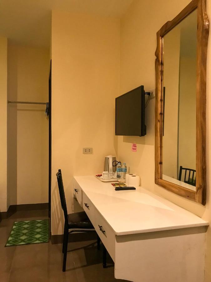 E.I. Suites Siquijor Bagian luar foto